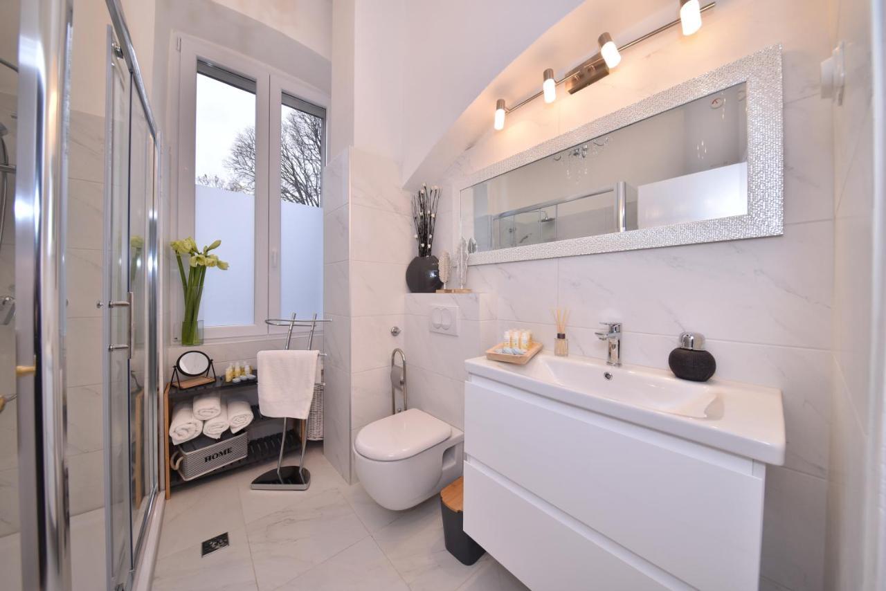 Zadar Center Beach Apartment - Directly On The Sea Exteriör bild