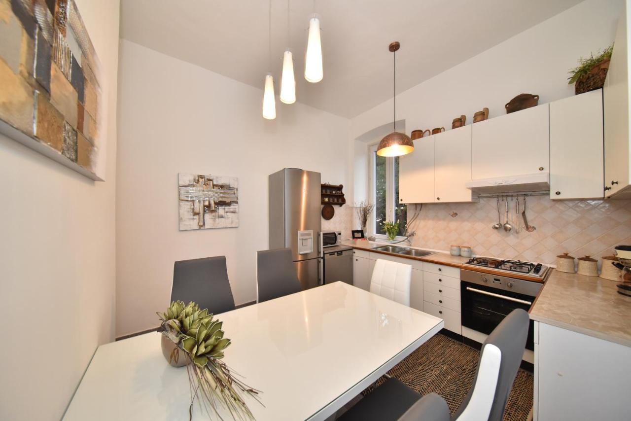 Zadar Center Beach Apartment - Directly On The Sea Exteriör bild