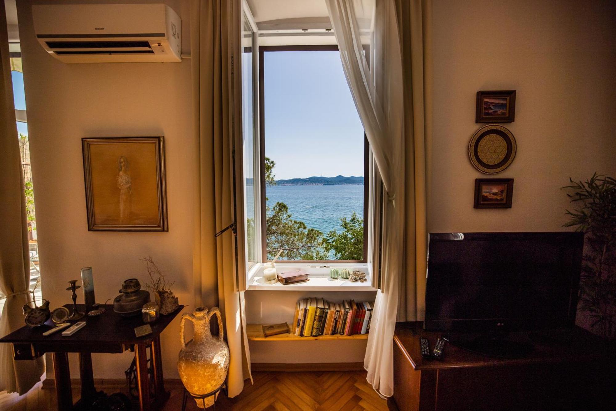 Zadar Center Beach Apartment - Directly On The Sea Exteriör bild